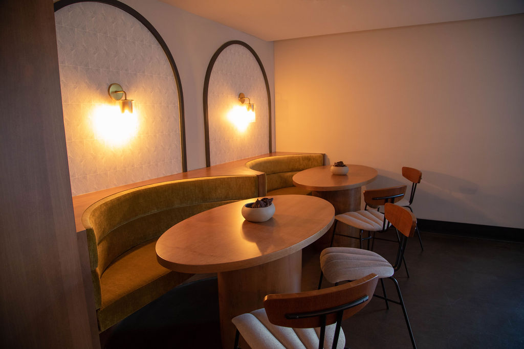 Restaurant interior 7